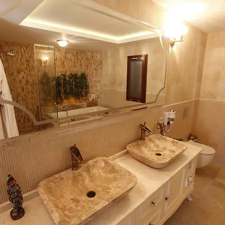 Hotel Livia Ephesus 3*