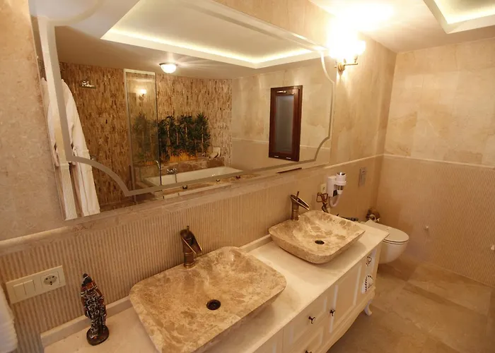 Hotel Livia Ephesus 3*